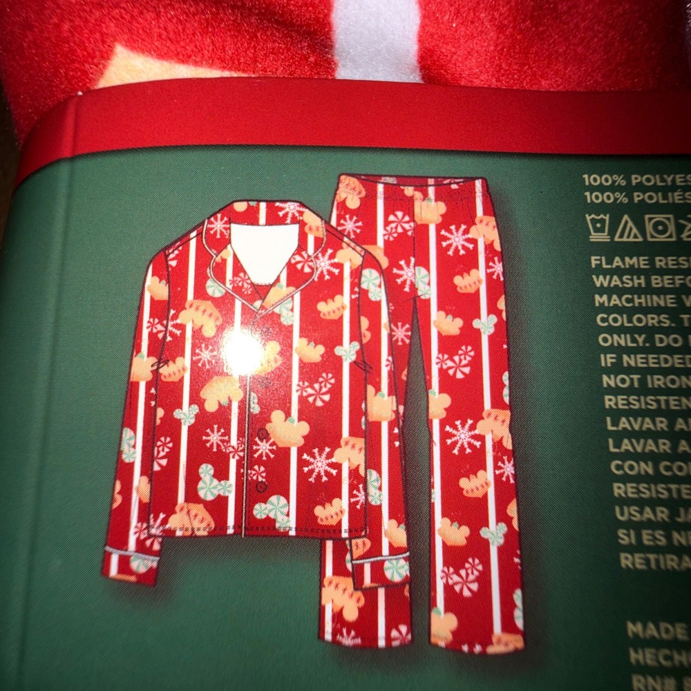 Disney Mickey Mouse Kids Pajama Set Size 5 NEW Holiday Red Snowflake Peppermint - Picture 5 of 6